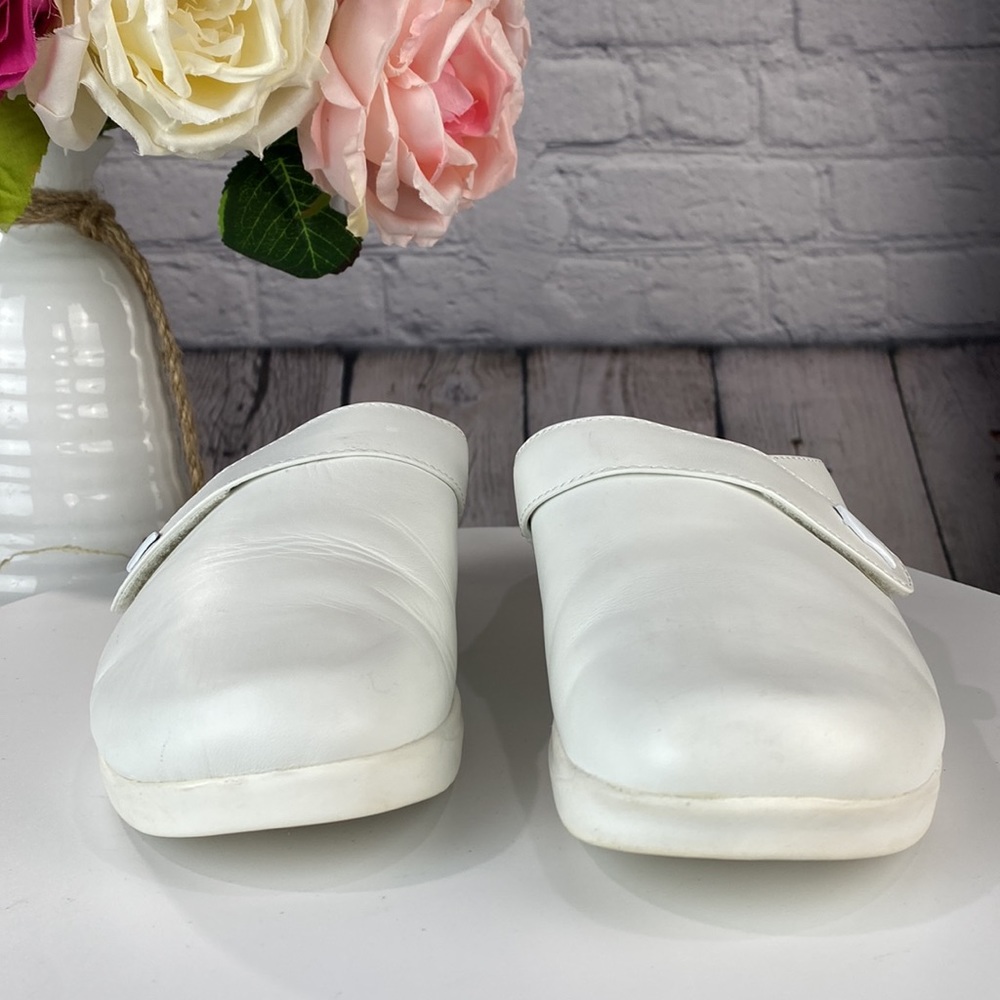 PROPET White Leather Slip On Mules - Picture 3 of 17